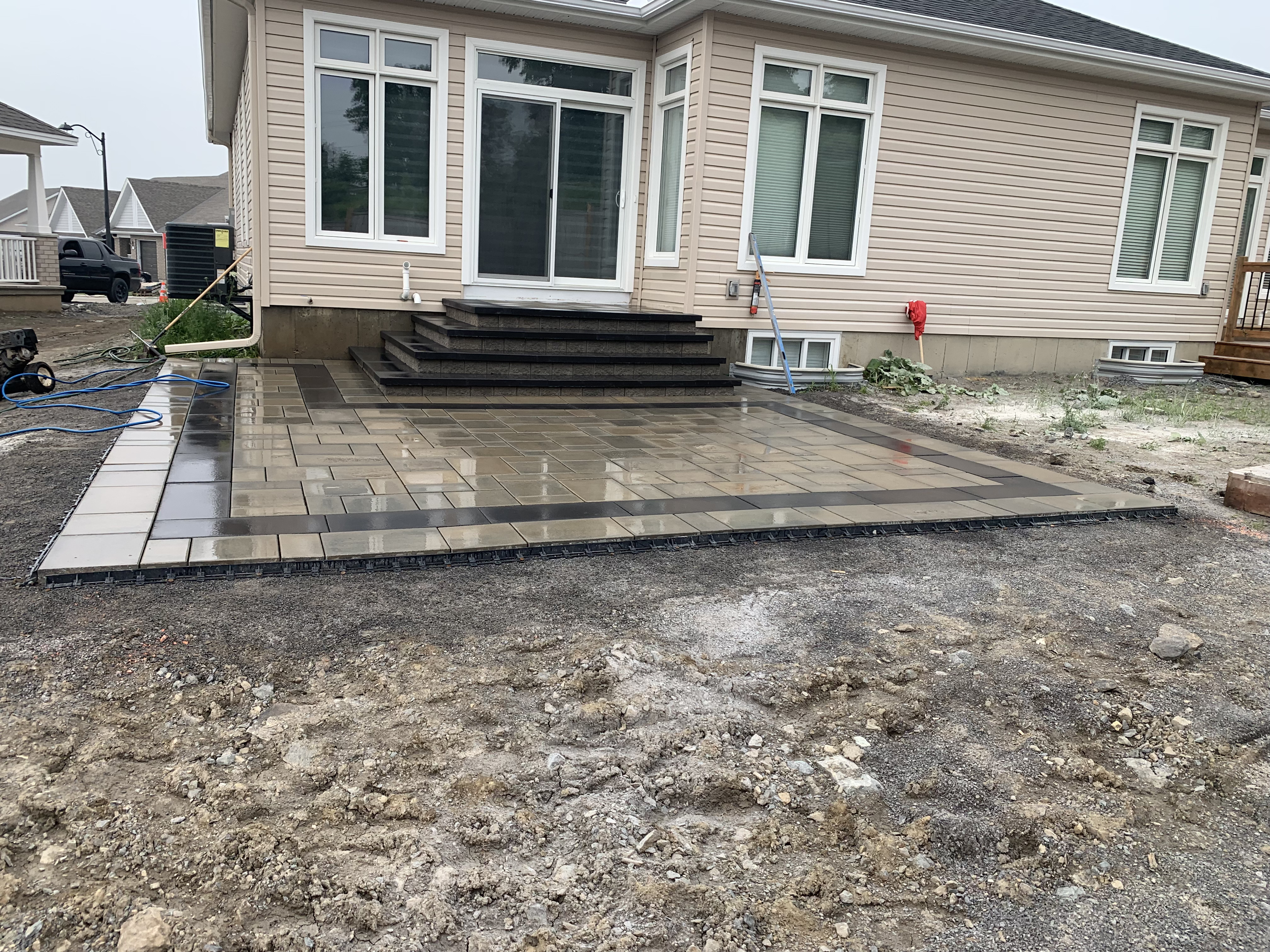 Large backyard patio interlock Rockland
