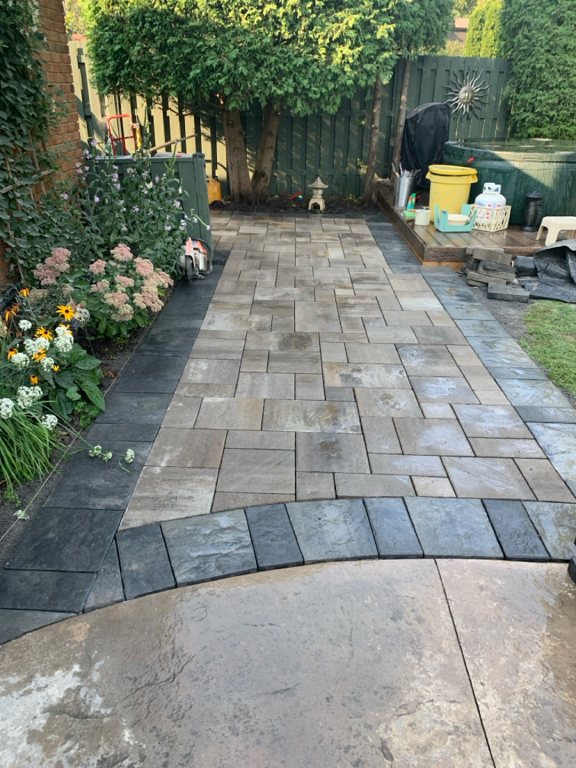 Garden patio curved border walkway